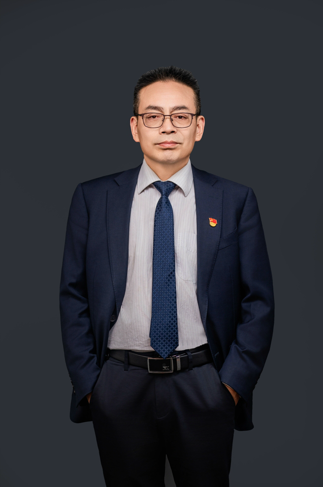 趙 云 德（黨委副書記、副董事長、總經(jīng)理）